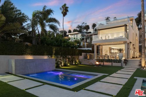 938 Palisades Beach Rd, Santa Monica, CA, 90403-2410 | Card Image