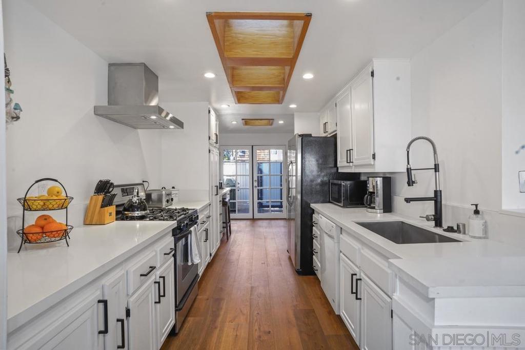 Residential Lease in Del Mar 5
