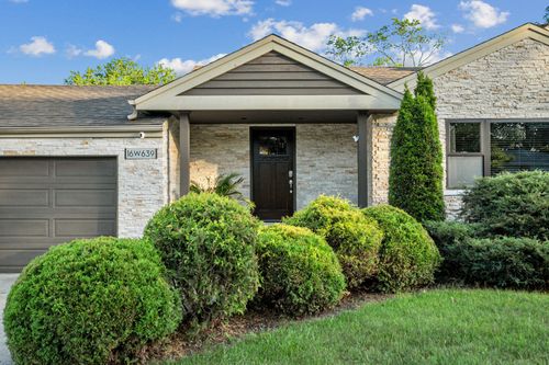 16W639 Red Oak Ave, Bensenville, IL, 60106-2933 | Card Image