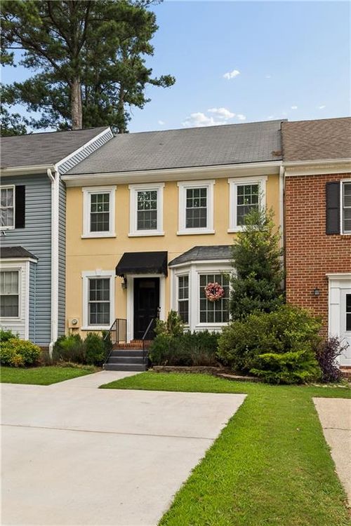 565 Salem Woods Dr Se, Marietta, GA, 30067-7161 | Card Image
