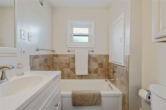 2nd Full bathroom on the main | Image 21
