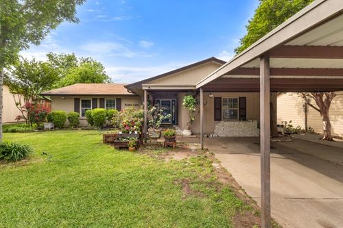 13212 Kings Mountain Dr, Balch Springs, TX, 75180-2532 | Card Image