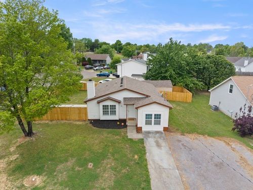 421 Cedar Park Cir, LA VERGNE, TN, 37086-4249 | Card Image