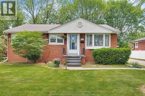 3692 Mckay Ave, Windsor, ON, N9E2S2 | Card Image