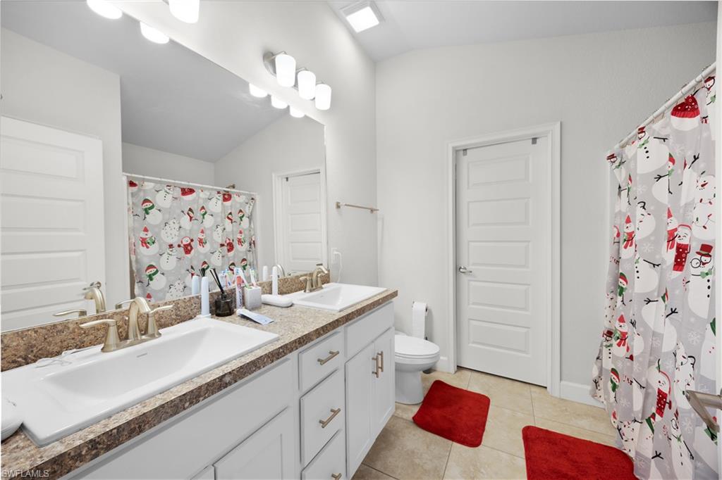 Residential in LEHIGH ACRES 4