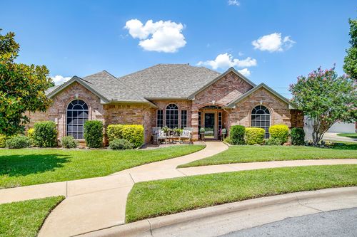 7732 Bridlewood Ct, North Richland Hills, TX, 76182-7343 | Card Image