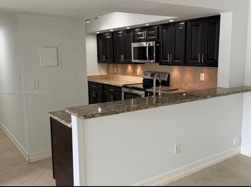 101-18870 Nw 57th Ave, Hialeah, FL, 33015 | Card Image