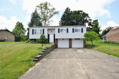 221 Bainbridge Dr, Aliquippa, PA, 15001-1520 | Card Image