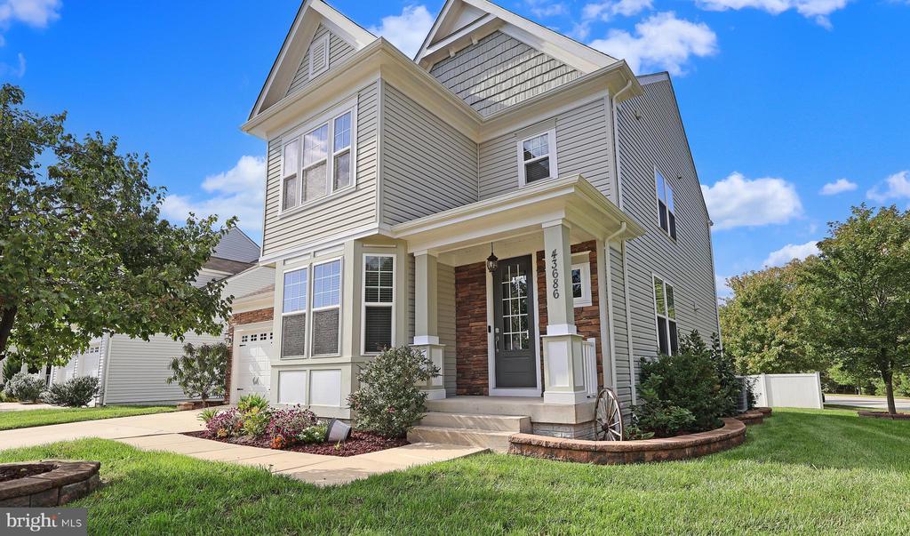 Yulan St, California, MD 20619