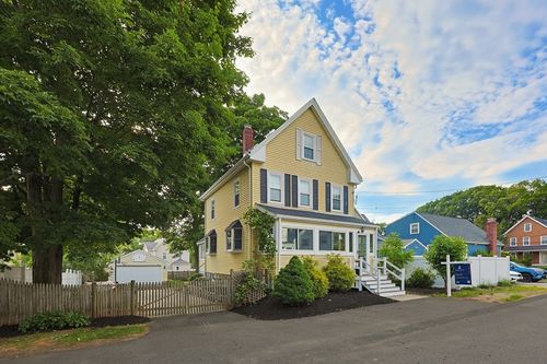 11 Eleanor St, Dedham, MA, 02026-3035 | Card Image