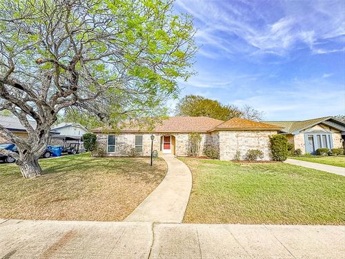 153 Sabine St, Portland, TX, 78374-1333 | Card Image