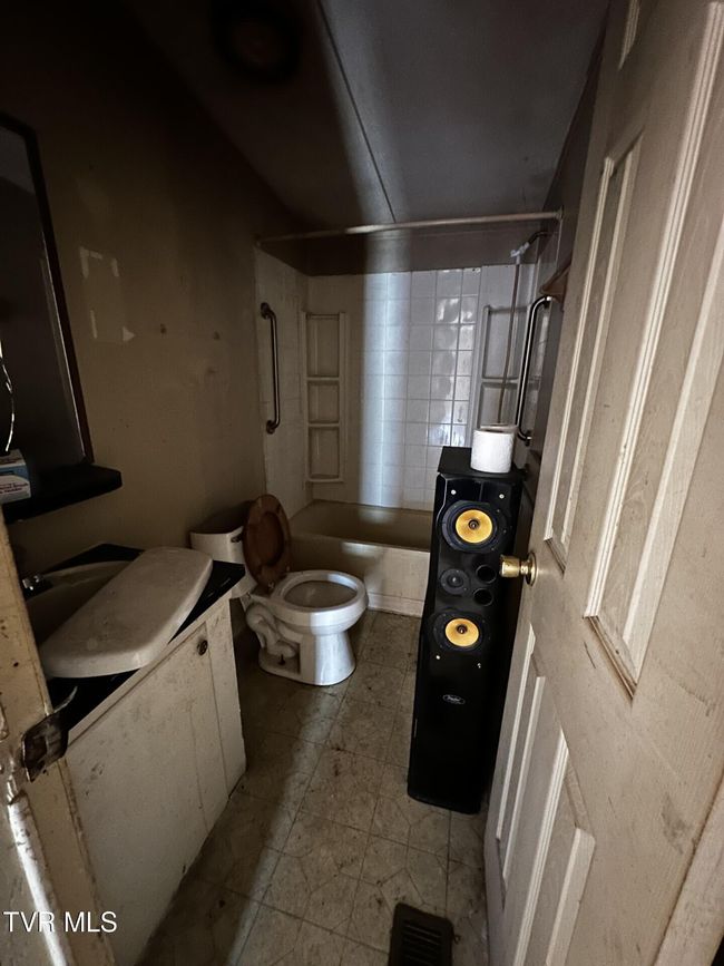 120 Hensley Loop, House other with 1 bedrooms, 2 bathrooms and null parking in Jonesborough TN | Image 33