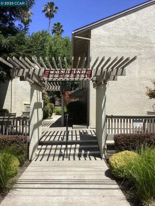 apt-41-2560 Walnut Blvd, Walnut Creek, CA, 94596-7205 | Card Image
