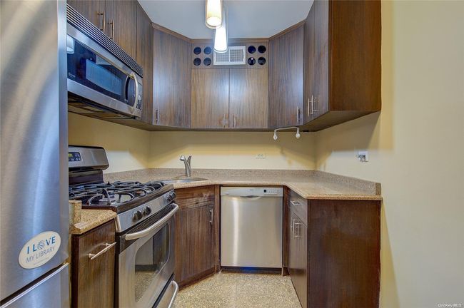 APT-10K - 102-10 66 Th Rd, Home with 1 bedrooms, 1 bathrooms and null parking in Forest Hills NY | Image 5