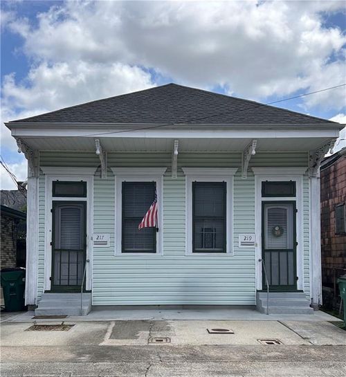 217 Lavoisier St, Gretna, LA, 70053-5841 | Card Image