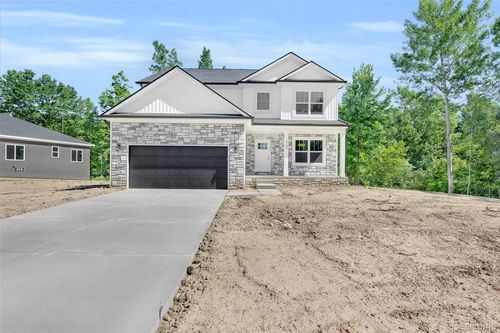 6058 Woodridge Ln, Grand Blanc, MI, 48439-9048 | Card Image
