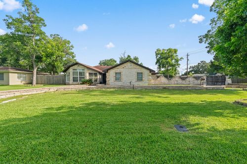 7847 Broadview Dr, Houston, TX, 77061-1609 | Card Image