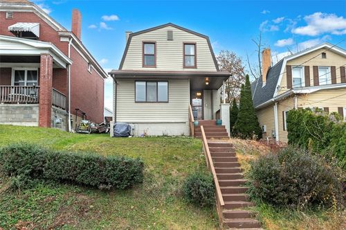 90 Briggs St, Pittsburgh, PA, 15234-3014 | Card Image
