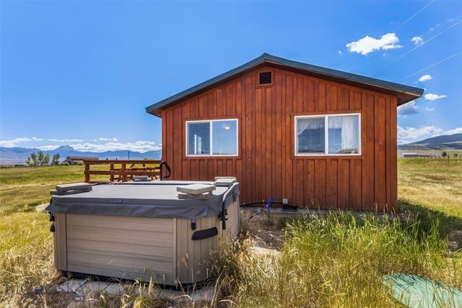 30 Hayfield Loop Trl, House other with 2 bedrooms, 1 bathrooms and null parking in Ennis MT | Image 4