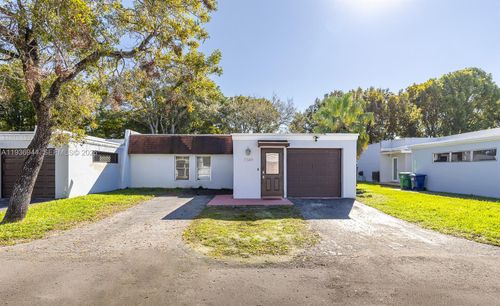 7349 Pine Valley Dr, Hialeah, FL, 33015-2228 | Card Image