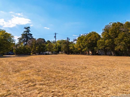 115 Stahl St, Boerne, TX, 78006-2325 | Card Image