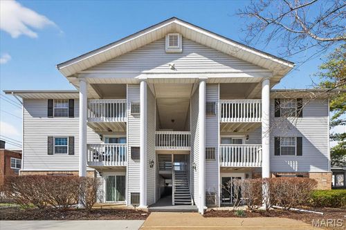 102-667 S Kirkwood Rd, Kirkwood, MO, 63122-5958 | Card Image