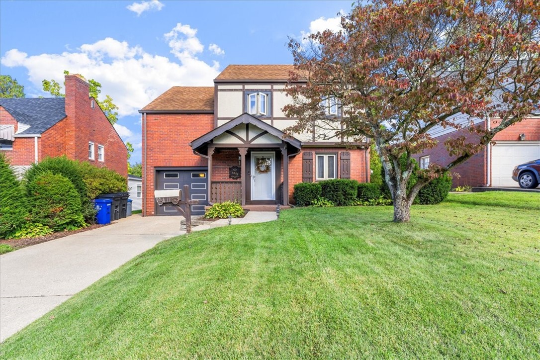 Sarah St, Bridgeville, PA 15017