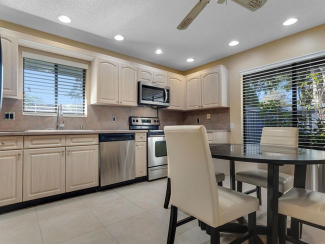 10088 Laurelwood Pl, Condo with 2 bedrooms, 2 bathrooms and null parking in Boynton Beach FL | Image 17