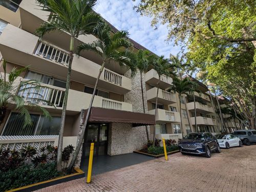 apt-238-1800 Sans Souci Blvd, North Miami, FL, 33181-3068 | Card Image