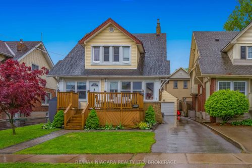 5078 Armoury St, Niagara Falls, ON, L2E1T4 | Card Image