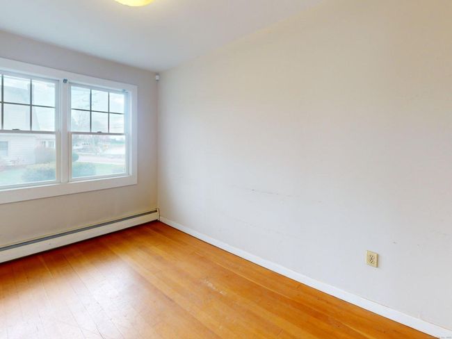 101 Niantic River Rd, House other with 4 bedrooms, 2 bathrooms and 3 parking in Waterford CT | Image 17