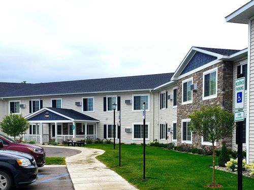 1401 Crestview Dr, Petoskey, MI, 49770-9275 | Card Image