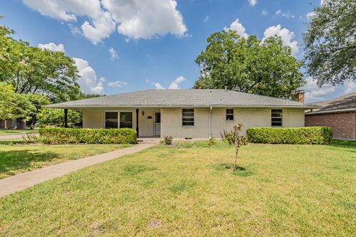 921 Bromwich St, Garland, TX, 75040-3303 | Card Image