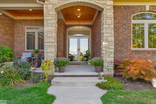 50341 Jefferson Ave, New Baltimore, MI, 48047-4300 | Card Image