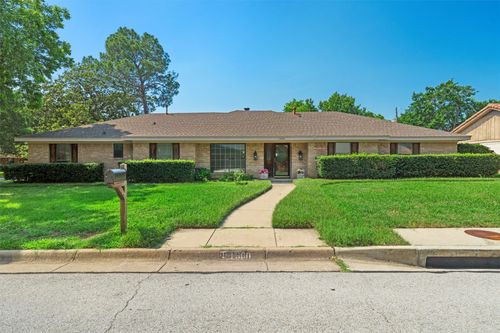 1600 Delta Dr, Arlington, TX, 76012-1720 | Card Image