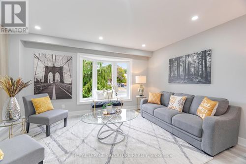 303 Durham Court, Oshawa (Vanier), ON, L1J5R5 | Card Image