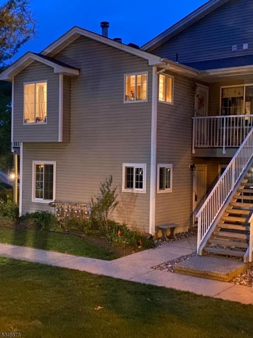 39 Spruce Ct, Bedminster, NJ, 07921-1636 | Card Image