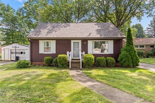 2330 Parkway Boulevard, Alliance, OH, 44601 | Card Image