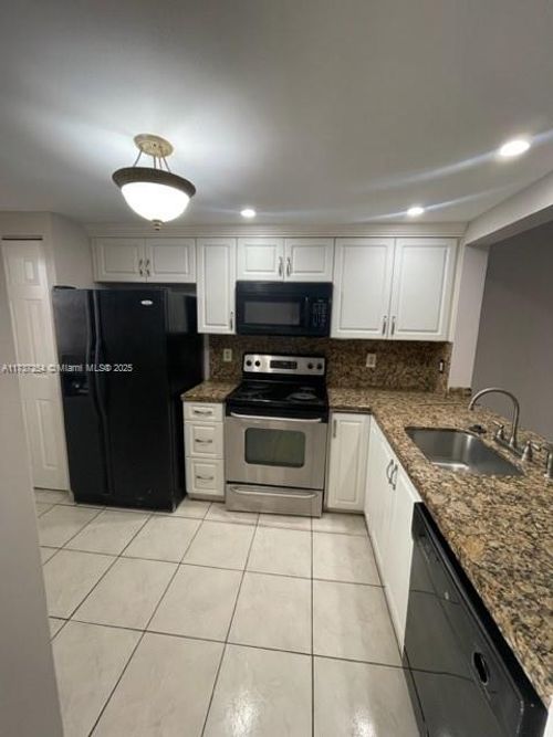 apt-104-18-20810 Ne 8th Ct, Miami, FL, 33179-1954 | Card Image