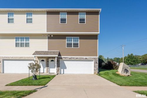 700-700 Cox Ct, Le Claire, IA, 52753-8007 | Card Image