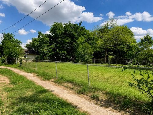 1722 Worms Street, Houston, TX, 77020 | Card Image