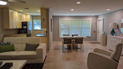 1024 S Oakridge Cir, Lantana, FL, 33462-5354 | Card Image