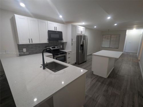 5904 S Rue Rd, West Palm Beach, FL, 33415-7154 | Card Image