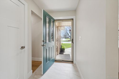 17018 White Haven Dr, Northville, MI, 48168-2364 | Card Image