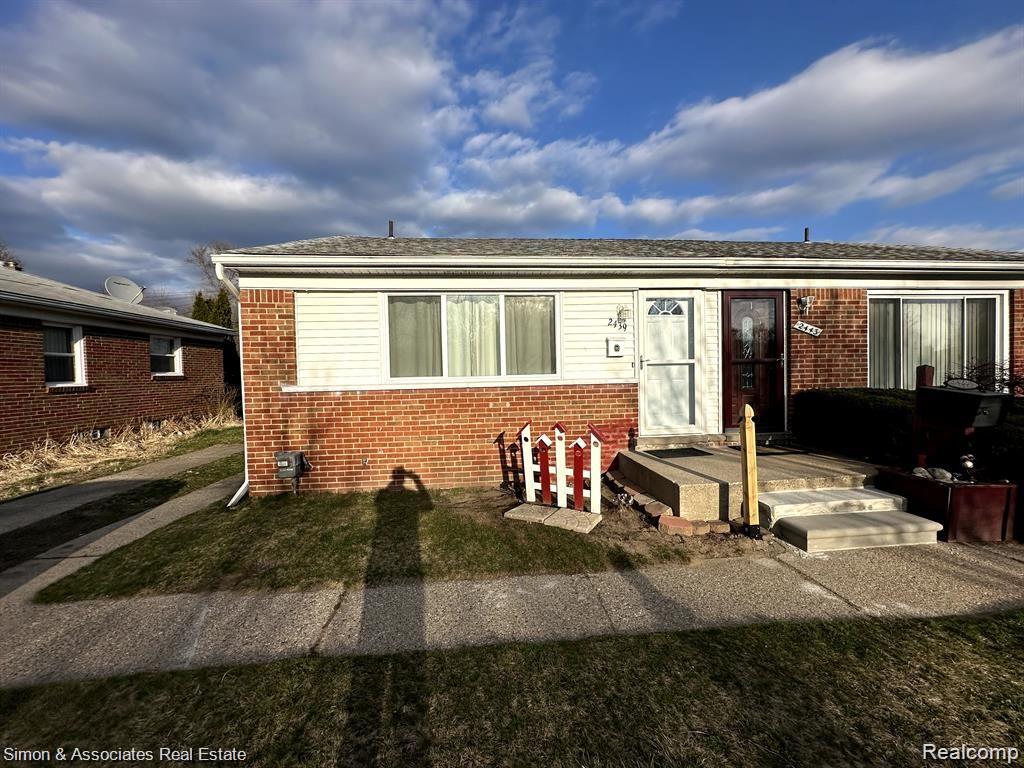 Ackley Ave, Westland, MI 48186