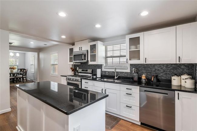 2189 Gordon Cir Se, House other with 4 bedrooms, 3 bathrooms and 2 parking in Smyrna GA | Image 13