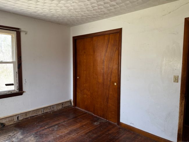 170 Lake St, House other with 3 bedrooms, 1 bathrooms and 3 parking in Moosup CT | Image 9