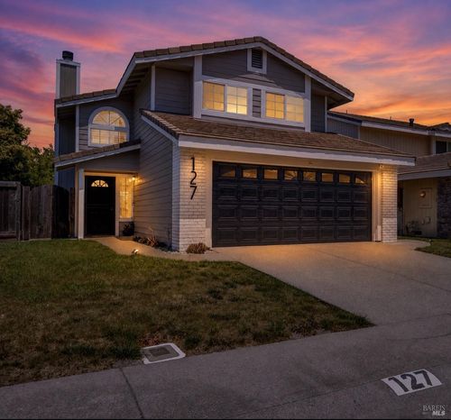 127 American Way, Vacaville, CA, 95687 | Card Image