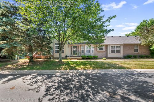 41222 Bermuda Dr, Sterling Heights, MI, 48314-2073 | Card Image
