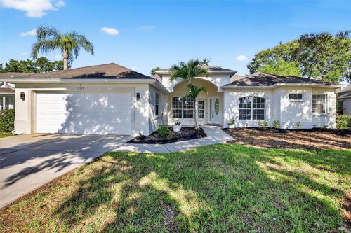 11019 Pine Lilly Pl, LAKEWOOD RANCH, FL, 34202-1836 | Card Image